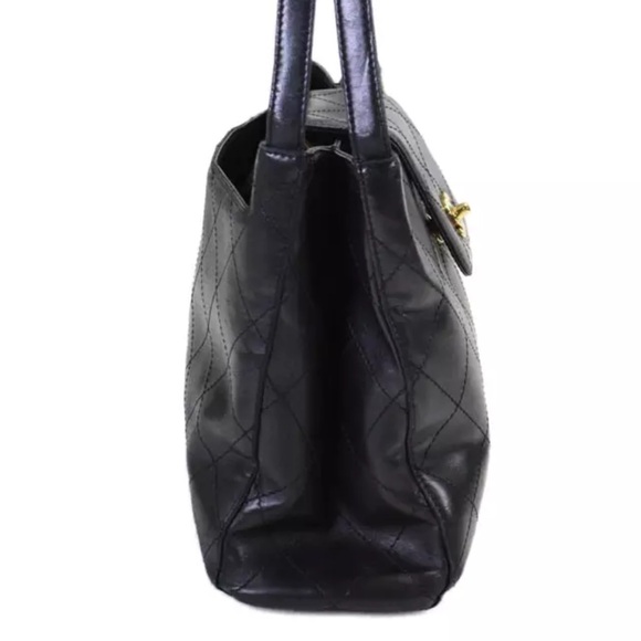 CHANEL CC TURNOLCK LAMBSKIN LEATHER TOTE - Picture 7 of 13